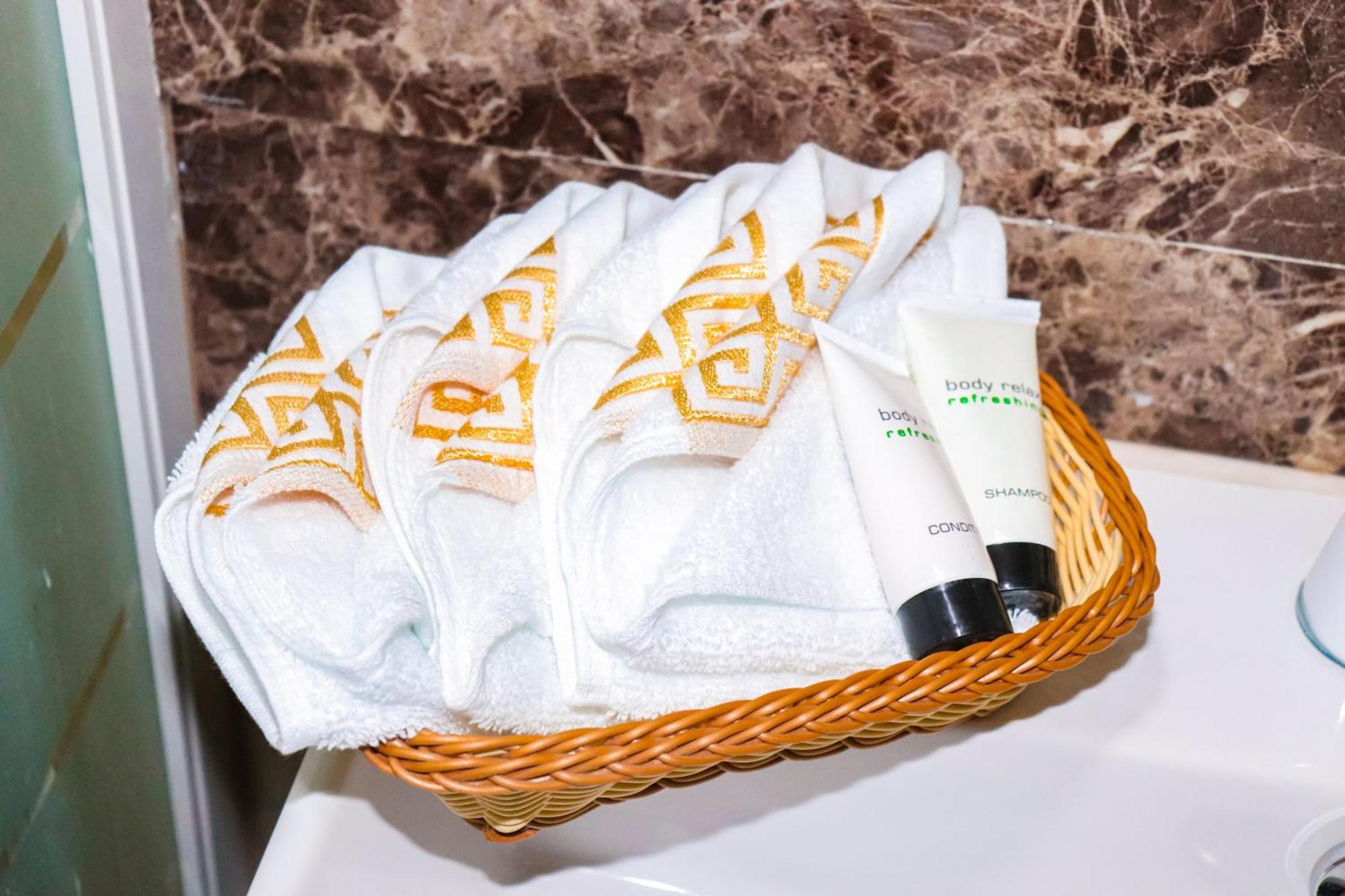 Golden Pyramids Inn Kafret el-Gabal 外观 照片