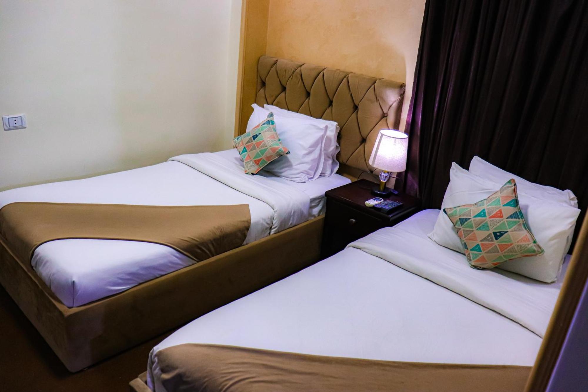 Golden Pyramids Inn Kafret el-Gabal 外观 照片