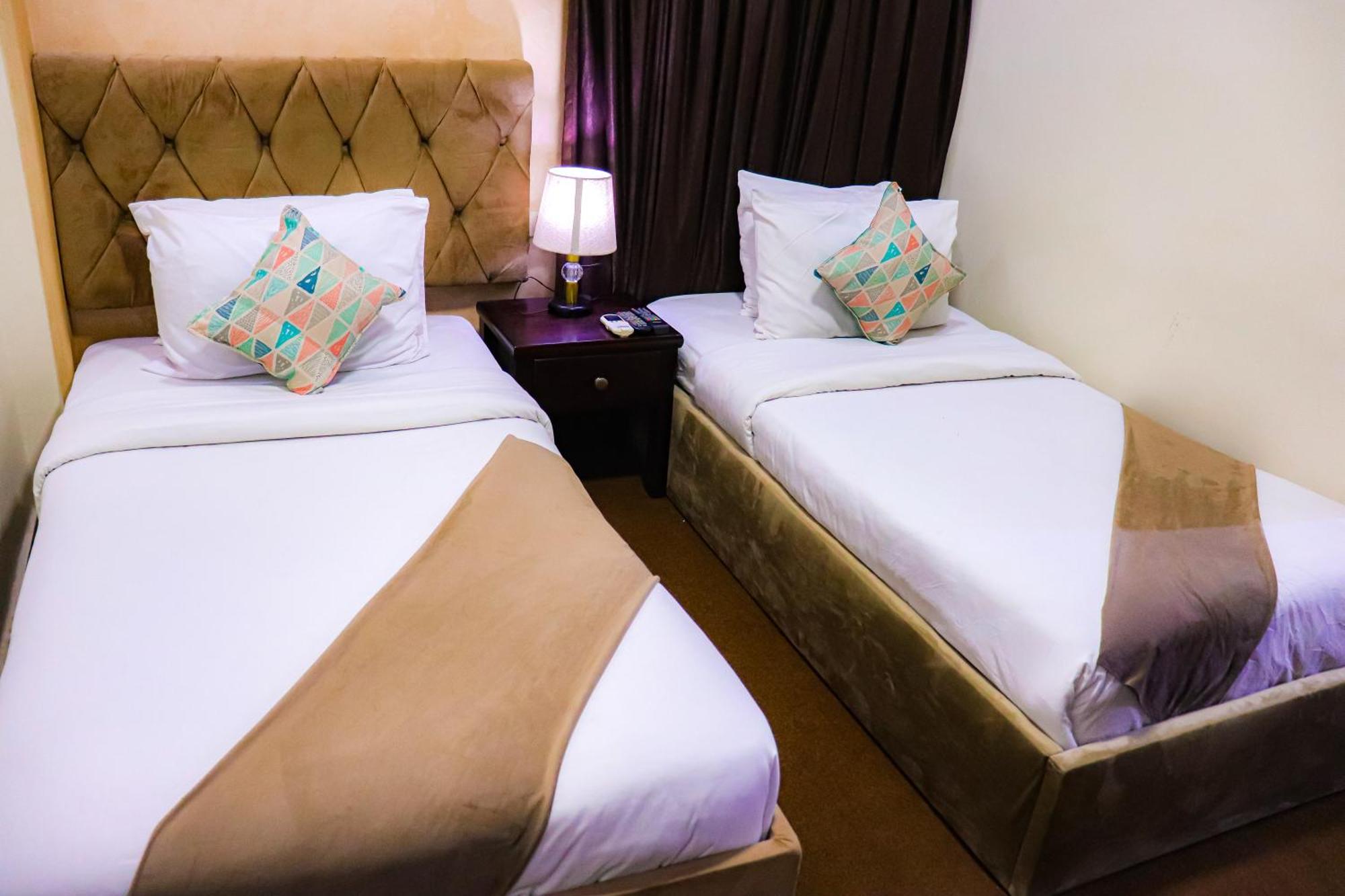 Golden Pyramids Inn Kafret el-Gabal 外观 照片