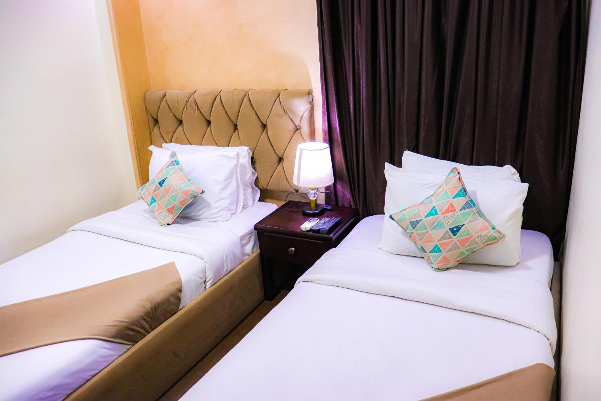 Golden Pyramids Inn Kafret el-Gabal 外观 照片